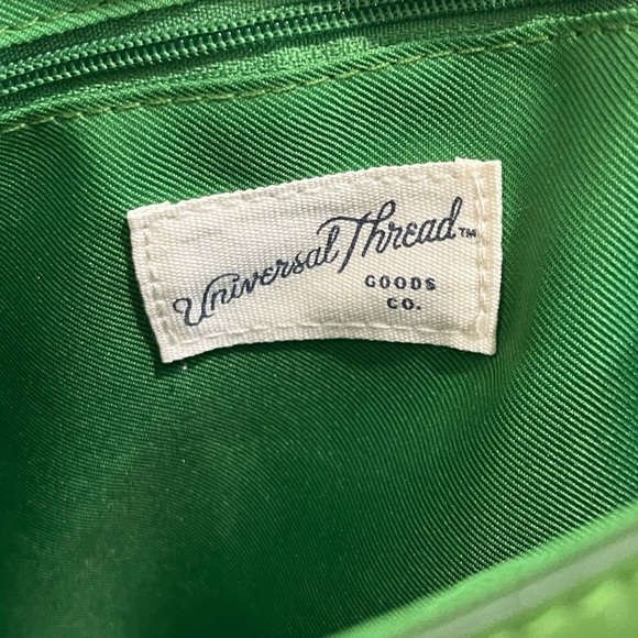 ❌SOLD❌ Universal Threads Co. Crossbody Bag - Picture 4 of 10